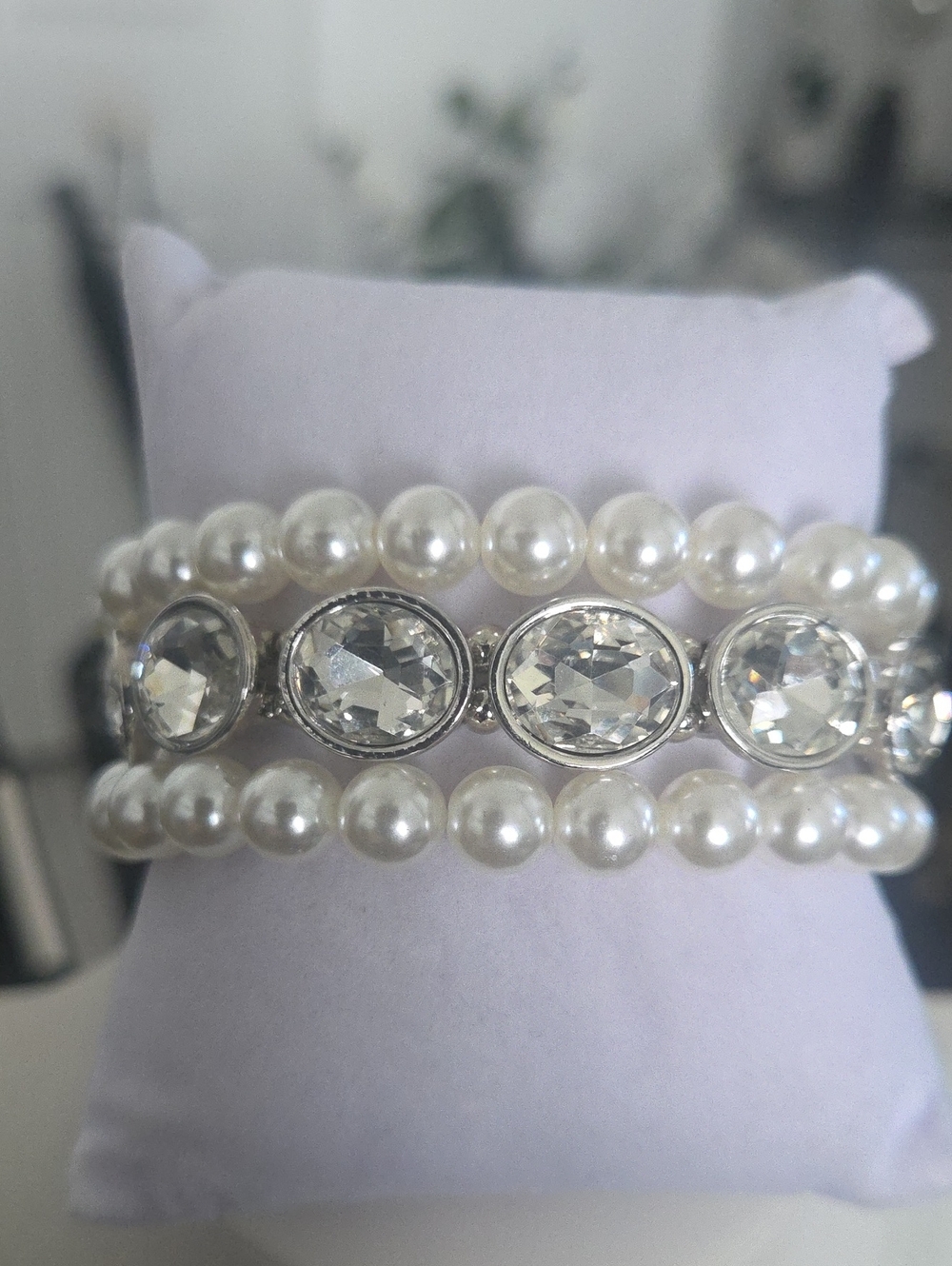 Paparazzi Flawlessly Flattering White Bracelet NWT